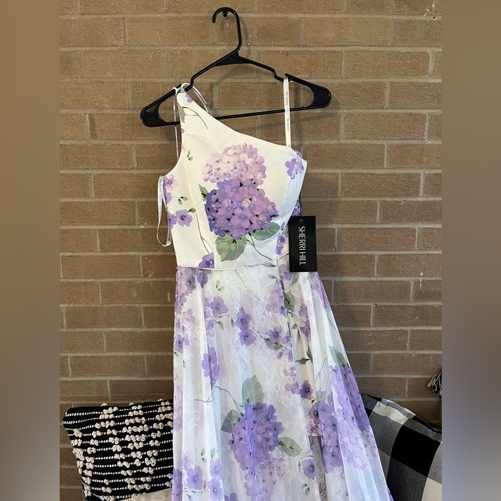 Sherri Hill - Picture 2 of 7